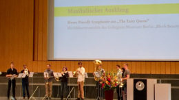Gewalt und Gelächter: Amtsübergabe des Präsidenten