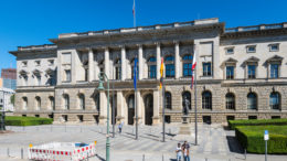 Protestaktion vor dem Berliner Abgeordnetenhaus: Kein Zurück beim BerlHG