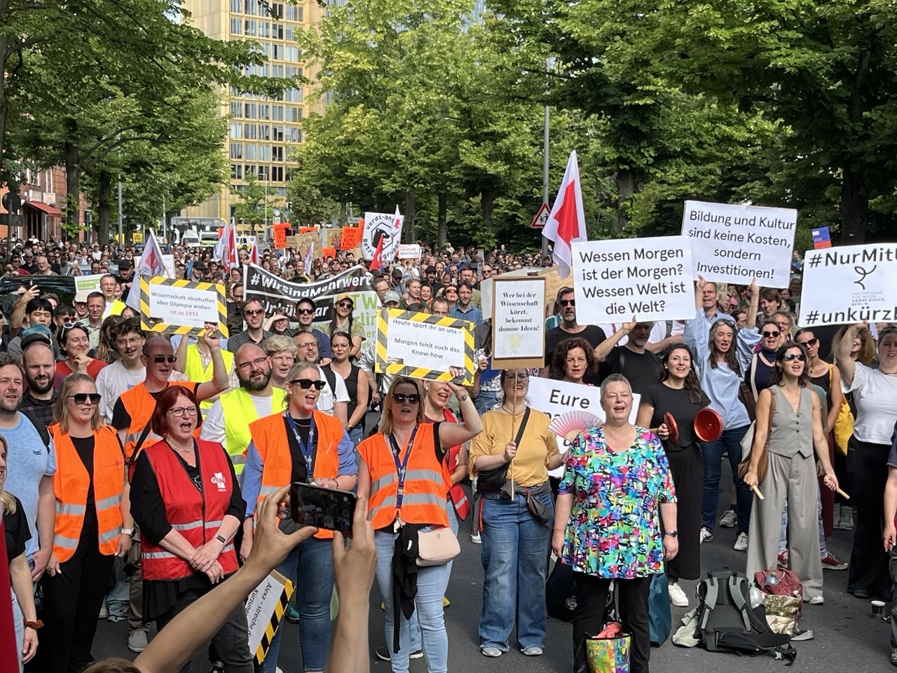 Weiter Zähne zeigen!